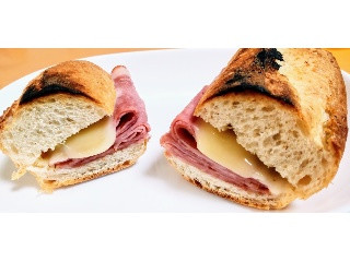 高評価】スターバックス ダブル ハム＆マリボーチーズ 石窯フィローネ