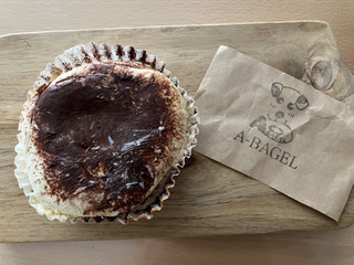 「A‐BAGEL もっちもち チョコ チーズケーキ 一個」のクチコミ画像 by こつめかわうそさん