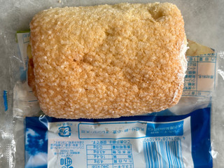 「神戸屋 ふわふわホイップのメロンパン レアチーズ 袋1個」のクチコミ画像 by ともみ311さん