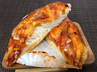 「ヤマザキ 大きなピザパン 袋1個」のクチコミ画像 by 食いしん坊満載さん