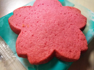 「アンリ・シャルパンティエ いちごクッキー 1個」のクチコミ画像 by なんやかんやさん