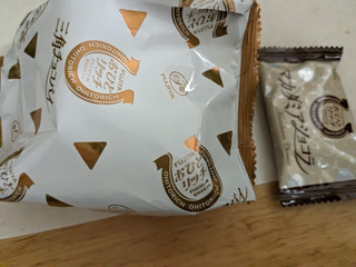 「不二家 おひとリッチ 三角チョコパイ 袋74g」のクチコミ画像 by ゅぃぽんさん