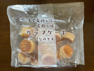 「リズミックアンドベル ライ麦粉を使用したカップケーキ 袋14個」のクチコミ画像 by milkypokoさん