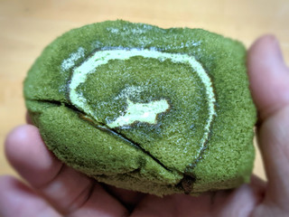 「無印良品 抹茶のロールケーキ 袋1個」のクチコミ画像 by choroさん