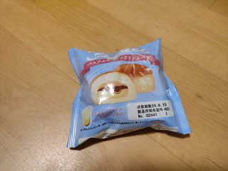 「第一パン パステルのプリンクリームパン」のクチコミ画像 by NeOさん