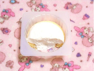 「ローソン Uchi Cafe’ 盛りすぎ！ プレミアムロールケーキ」のクチコミ画像 by tibihiromiさん