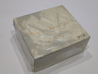 「伊藤忠食品 バスクチーズケーキ 箱1個」のクチコミ画像 by ばぶたろうさん