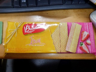 ウエハース ストロベリー