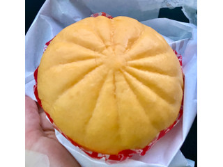 「ローソン とろーりチーズとトマトのピザまん」のクチコミ画像 by ぱぴぴさん