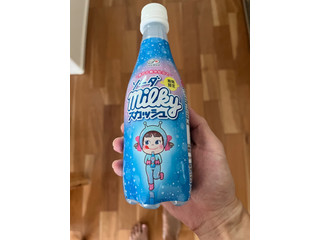 「不二家 ソーダMilkyスカッシュ ペット410ml」のクチコミ画像 by チョコさんさん