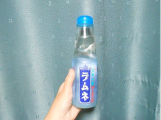 「サンガリア 日本の味ラムネ瓶 瓶200ml」のクチコミ画像 by tibihiromiさん