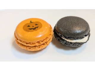 中評価】不二家 ハロウィンマカロン パンプキン味＆バニラ味チョコチップ入の感想・クチコミ・商品情報【もぐナビ】