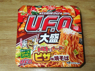 「日清食品 日清焼そばU.F.O.大盛 トマト＆チーズ ピザ味焼そば カップ149g」のクチコミ画像 by 7GのOPさん