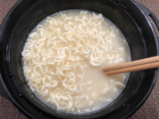 「サンヨー食品 サッポロ一番 旅麺 博多 豚骨ラーメン 袋80g×5」のクチコミ画像 by 食い辛抱寛解さん