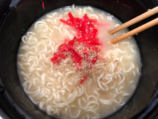 「サンヨー食品 サッポロ一番 旅麺 博多 豚骨ラーメン 袋80g×5」のクチコミ画像 by 食い辛抱寛解さん