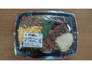 ファミリーマート 3色そぼろ＆チキン南蛮弁当