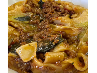 「ファミリーマート ファミマル 香酢が効いた旨辛たれビャンビャン麺」のクチコミ画像 by クイニーアマンさん