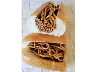 セブン-イレブン ソースが決め手の焼きそばパン