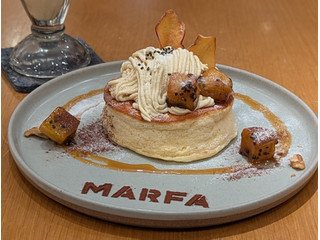 「MARFA CAFE さつまいもアイスと紅はるかの焼き芋モンブランパンケーキ」のクチコミ画像 by ばぶたろうさん