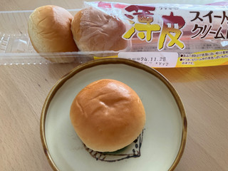 「ヤマザキ 薄皮 スイートポテトクリームパン 袋4個」のクチコミ画像 by こつめかわうそさん