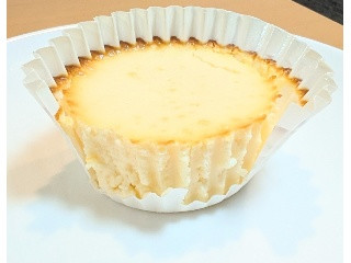 「ファミリーマート とろ生チーズケーキ」のクチコミ画像 by はるなつひさん