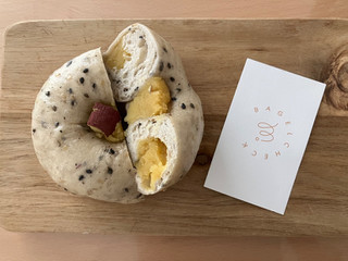 「BAGEL CHECK さつまいもあん 一個」のクチコミ画像 by こつめかわうそさん