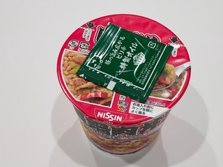 「日清食品 回鍋肉丼メシ ガツン！とにんにくのピリ辛味噌味 110g」のクチコミ画像 by ばぶたろうさん