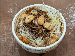 にんにく黒だれ白髪ねぎ牛丼