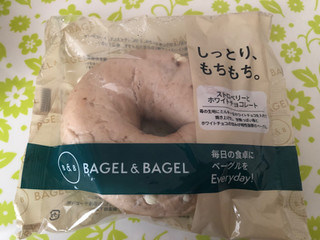 「BAGEL＆BAGEL ベーグル ストロベリーとホワイトチョコレート」のクチコミ画像 by パン大好きさん