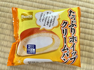 「Pasco たっぷりホイップクリームパン 冬限定パッケージ＆ホイップクリーム10％増量 袋1個」のクチコミ画像 by 甘味かんみさん