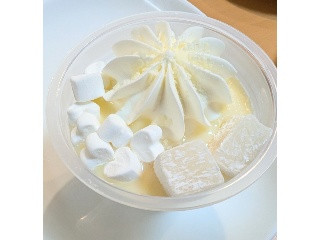 「セブン＆アイ セブンプレミアム ホワイトチョコ大好きな真っ白な白くま カップ245ml」のクチコミ画像 by はるなつひさん