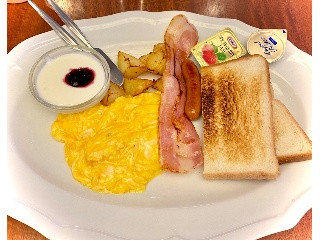 モーニングプレート スクランブルエッグ パンケーキ