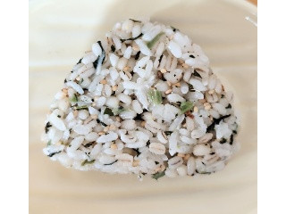 おにぎり屋 カルシウムが摂れる しらすの菜飯おにぎり