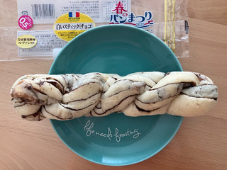 「ヤマザキ 白いスティック チョコ」のクチコミ画像 by こつめかわうそさん