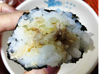 「まいばすけっと 有明海産海苔使用 おにぎりツナマヨネーズ」のクチコミ画像 by おうちーママさん
