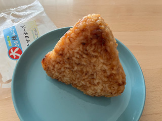 「ニューデイズ 大きな焼おにぎり ツナマヨネーズ」のクチコミ画像 by こつめかわうそさん