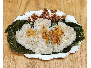 手巻もち麦入りおにぎり