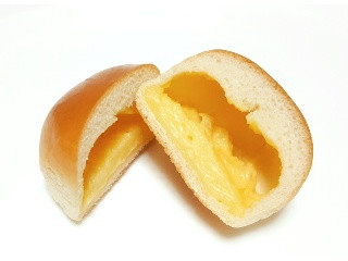 薄皮 りんご入りカスタードクリームパン​