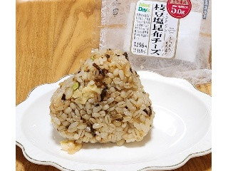 ニューデイズ もちもちもち麦！枝豆塩昆布チーズおにぎり