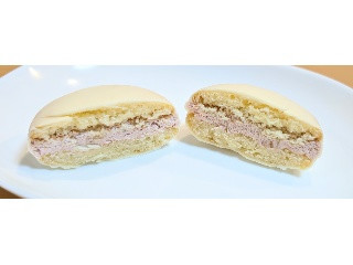 「セブン-イレブン ホワイトチョコ生サンドいちごクリーム」のクチコミ画像 by はるなつひさん