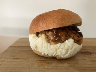 arcus bagel キャラメルくるみクッキーのサンド