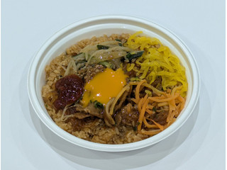 「ファミリーマート 特製甘辛タレが決め手のプルコギ＆ビビンバ炒飯」のクチコミ画像 by ばぶたろうさん