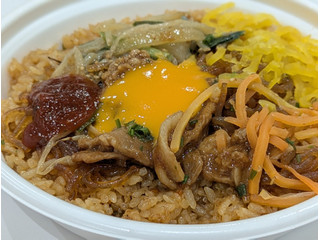 「ファミリーマート 特製甘辛タレが決め手のプルコギ＆ビビンバ炒飯」のクチコミ画像 by ばぶたろうさん