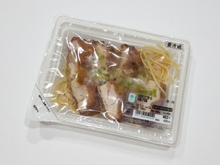 「ファミリーマート ねぎ塩だれで食べる揚げ鶏」のクチコミ画像 by ばぶたろうさん