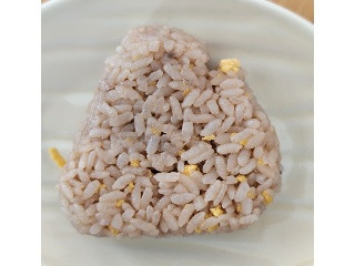 セブン-イレブン 鶏だし香る鶏めしおむすび