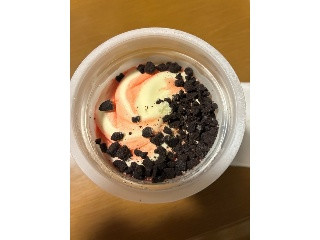 明治 ストロベリーチーズ＆チョコアイスパフェ