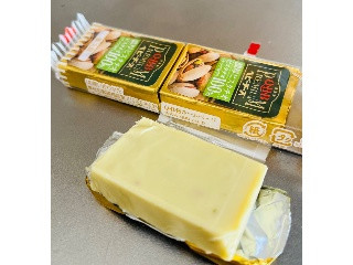 QBB プレミアムべビーチーズ 濃厚ピスタチオ 54g(4個)×25個入×(2ケース