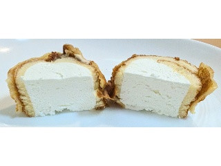 シューロールケーキ ホイップ