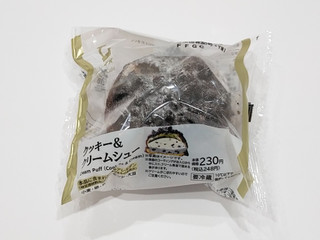 「ローソン Uchi Cafe’ クッキー＆クリームシュー」のクチコミ画像 by ばぶたろうさん