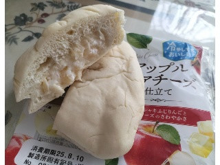 第一パン アップルレアチーズ仕立て